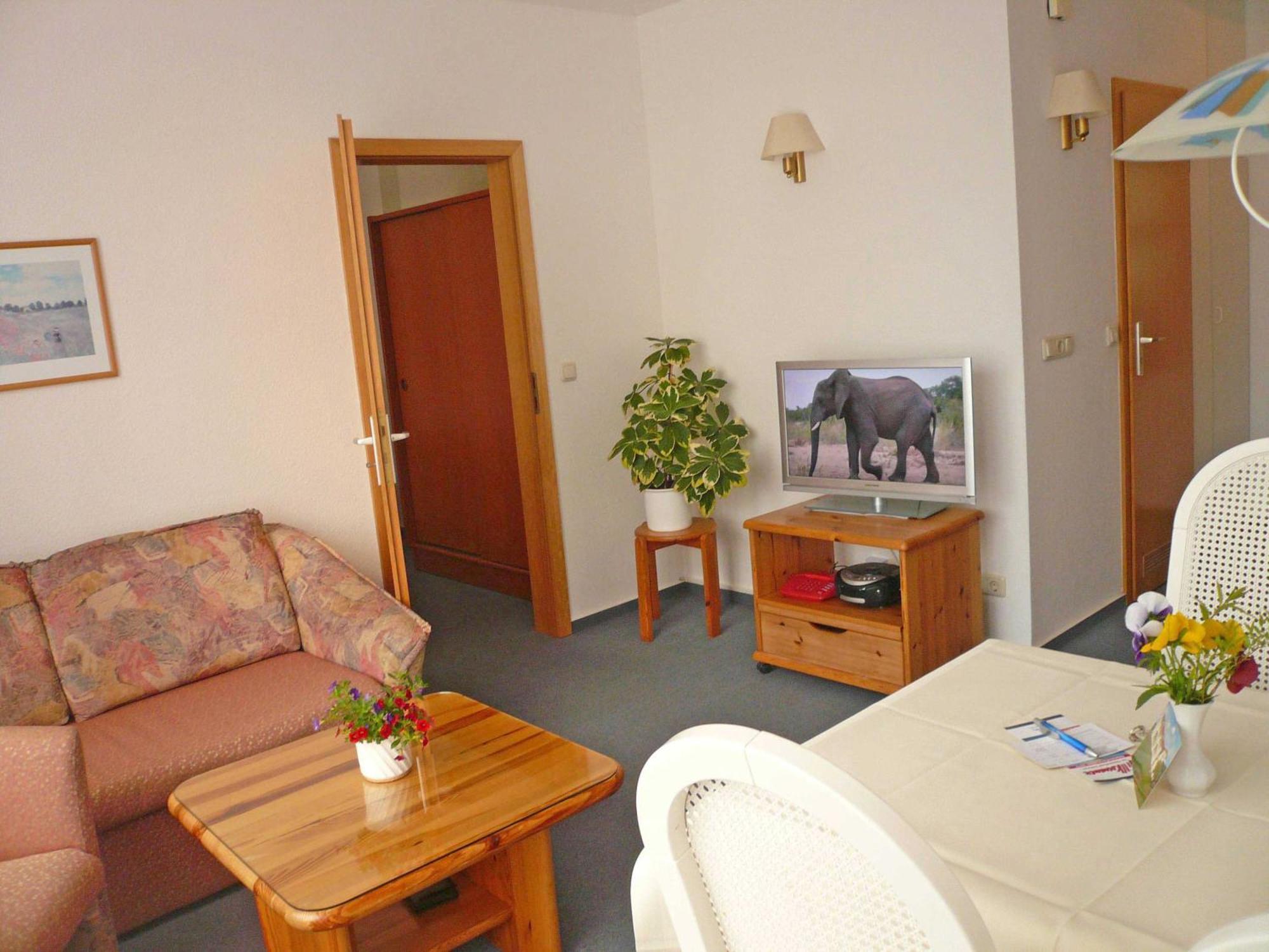 Haus Seeschwalbe Ferienwohnungen Goehren  Rum bild